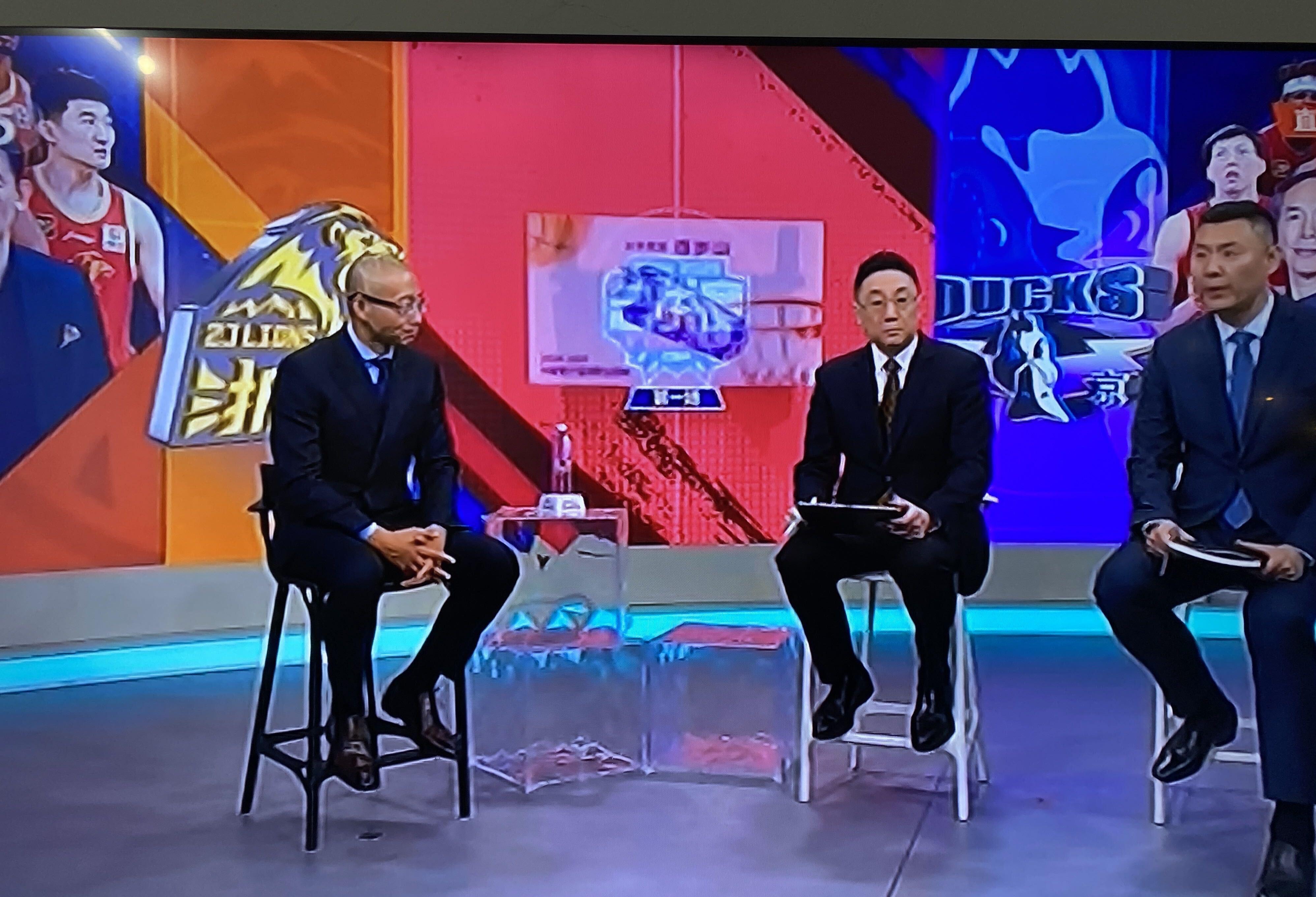 乐鱼app包含英超倒计时，广厦男篮今晨再遭质疑，细节引发关注，球迷炸锅，临场指挥获称赞的词条